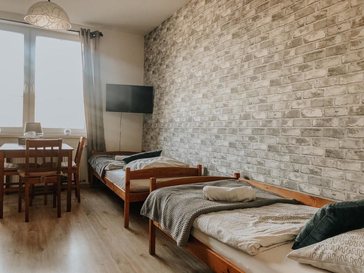 Хостелы Hostel Przed Świtem Гожув-Велькопольски